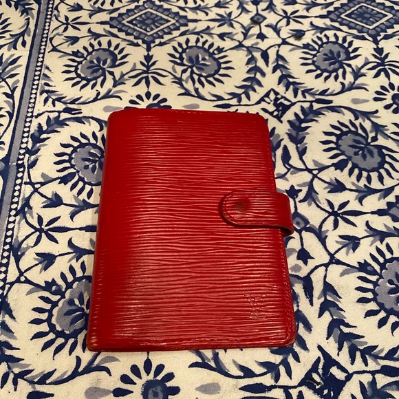 Louis Vuitton agenda cover in red epi leather - Picture 10 of 12